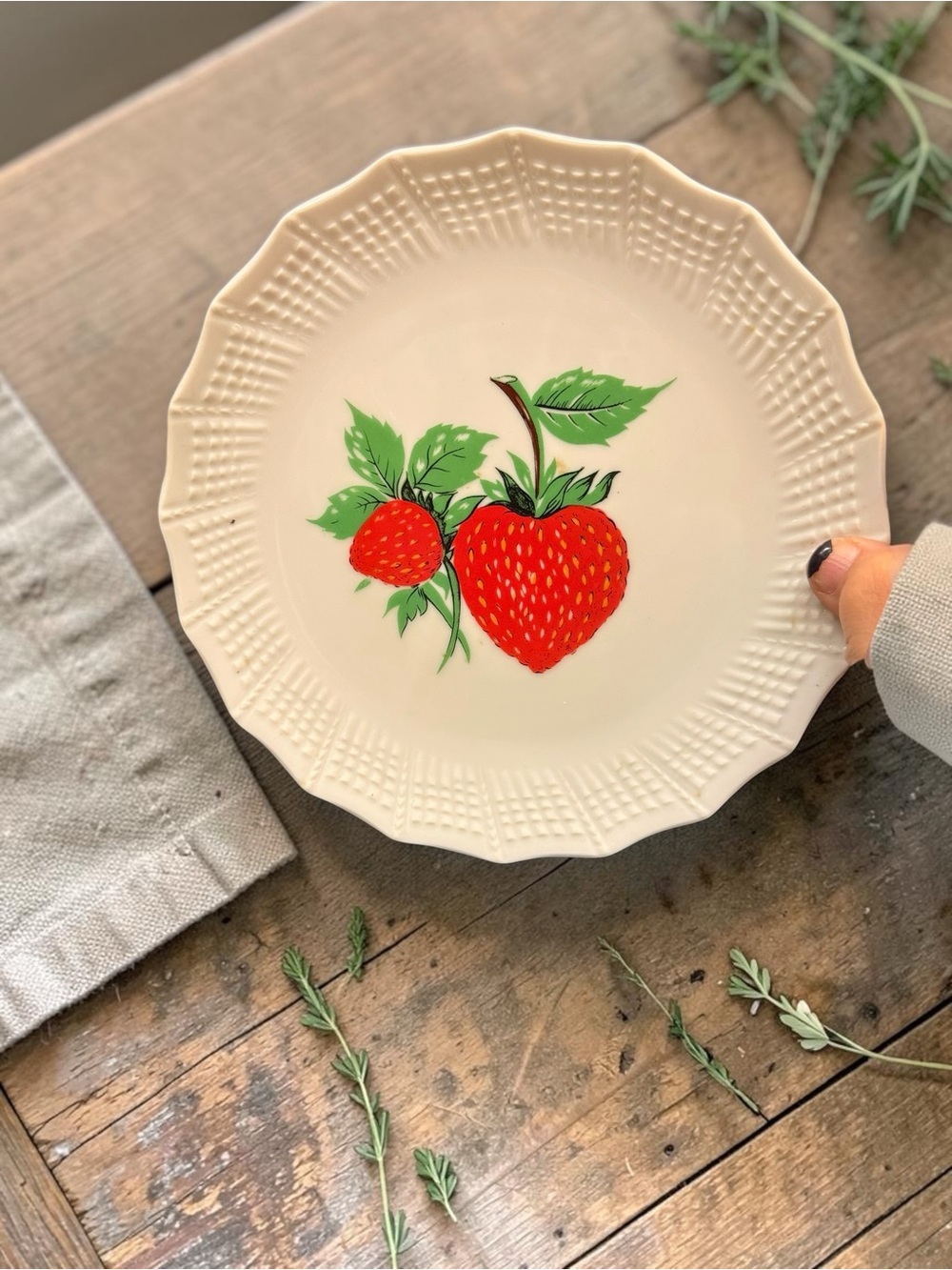 Strawberry Motif Ceramic Dessert Plate - Cream 8”